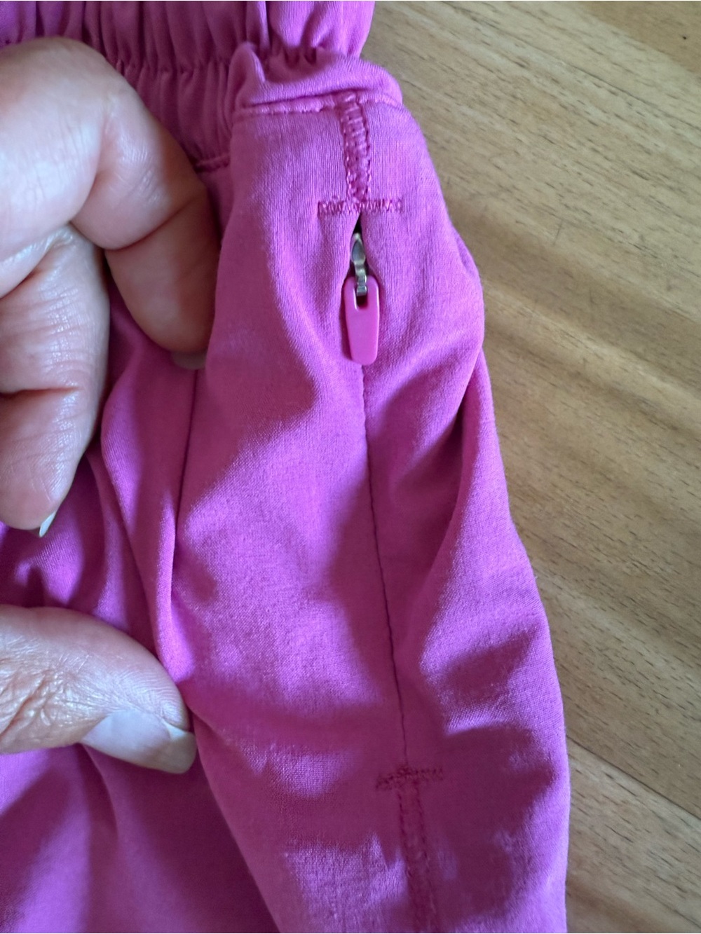 Ladies Lululemon Hotty Hot Low Rise Shorts - 4” Inseam - Sonic Pink - Sz 6 - Picture 6 of 14